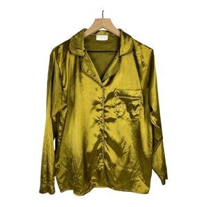 Taylor Swift Sz M Pajama Top Button Front Long Sleeve Chest Pocket